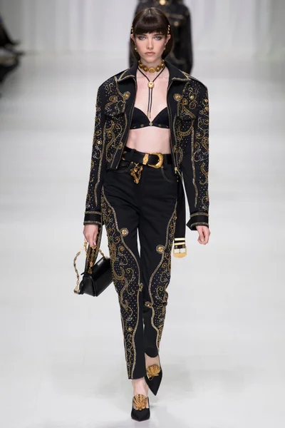 Look 8